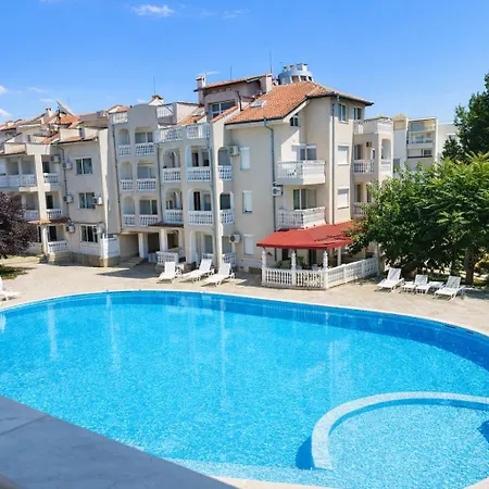 Sunny Bravo 3 - 2br Pool View Appartement